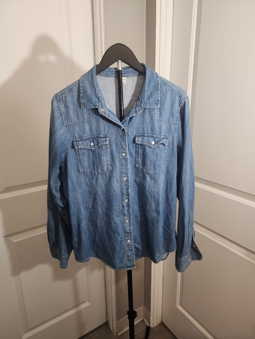 Old Navy Denim/Chambray Western Snap Front Shirt Size L